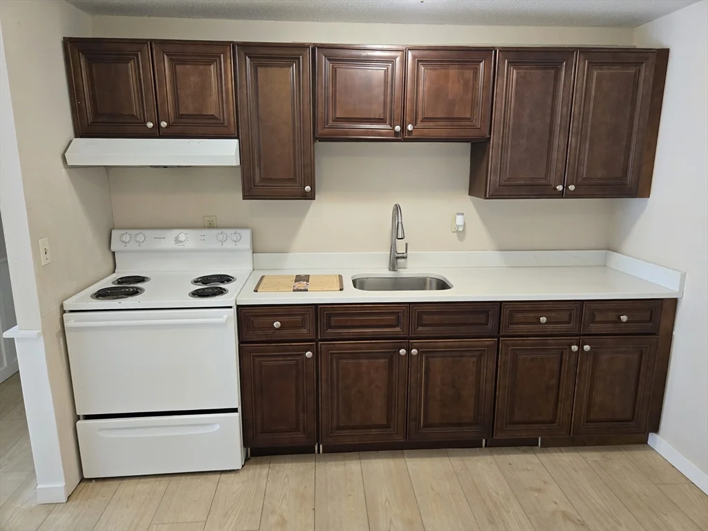 2 bed, 1 bath apartment for rent at 297 Ashland Ave Unit 16, Southbridge — photo 2 of 14