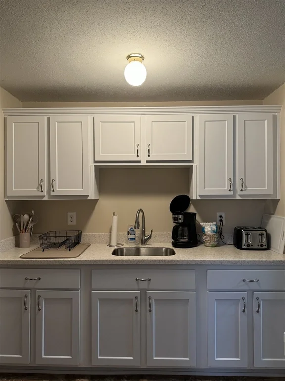 1 bed, 1 bath apartment for rent at 297 Ashland Unit 19, Southbridge — photo 17 of 20