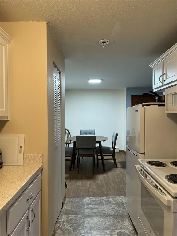 1 bed, 1 bath apartment for rent at 297 Ashland Unit 19, Southbridge