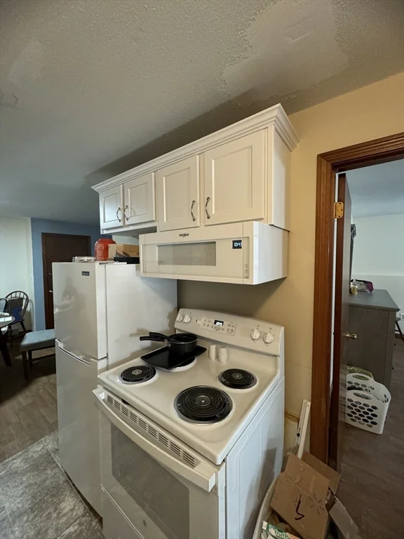 1 bed, 1 bath apartment for rent at 297 Ashland Unit 19, Southbridge — photo 8 of 20