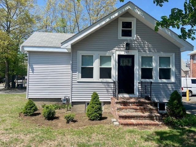 2 bed, 1 bath apartment for rent at 297 Chestnut St, Needham — photo 1 of 15