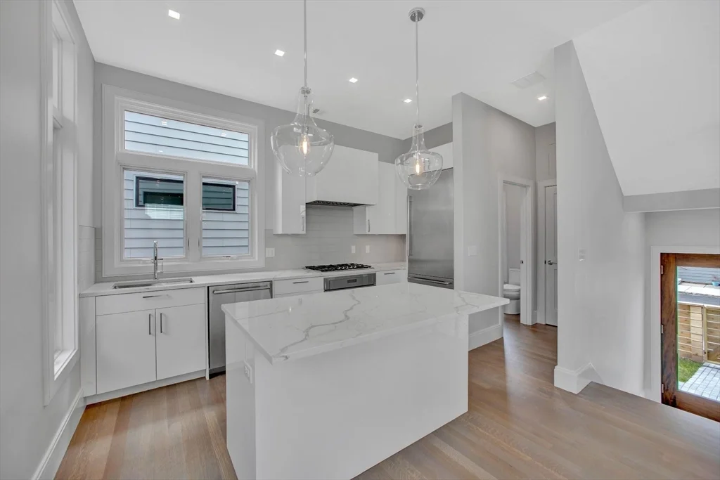 4 bed, 3 bath apartment for rent at 297 Concord Ave Unit 1, Neighborhood Nine — photo 4 of 20
