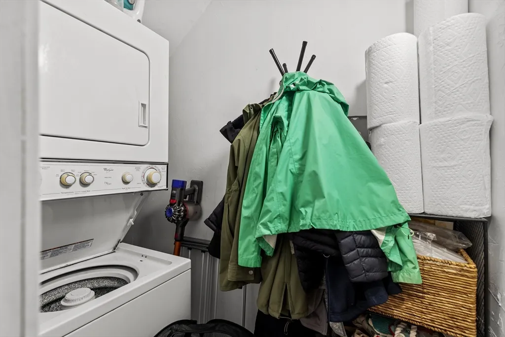 Studio bed, 1 bath apartment for rent at 297 D St Unit 1, South Boston — photo 11 of 12