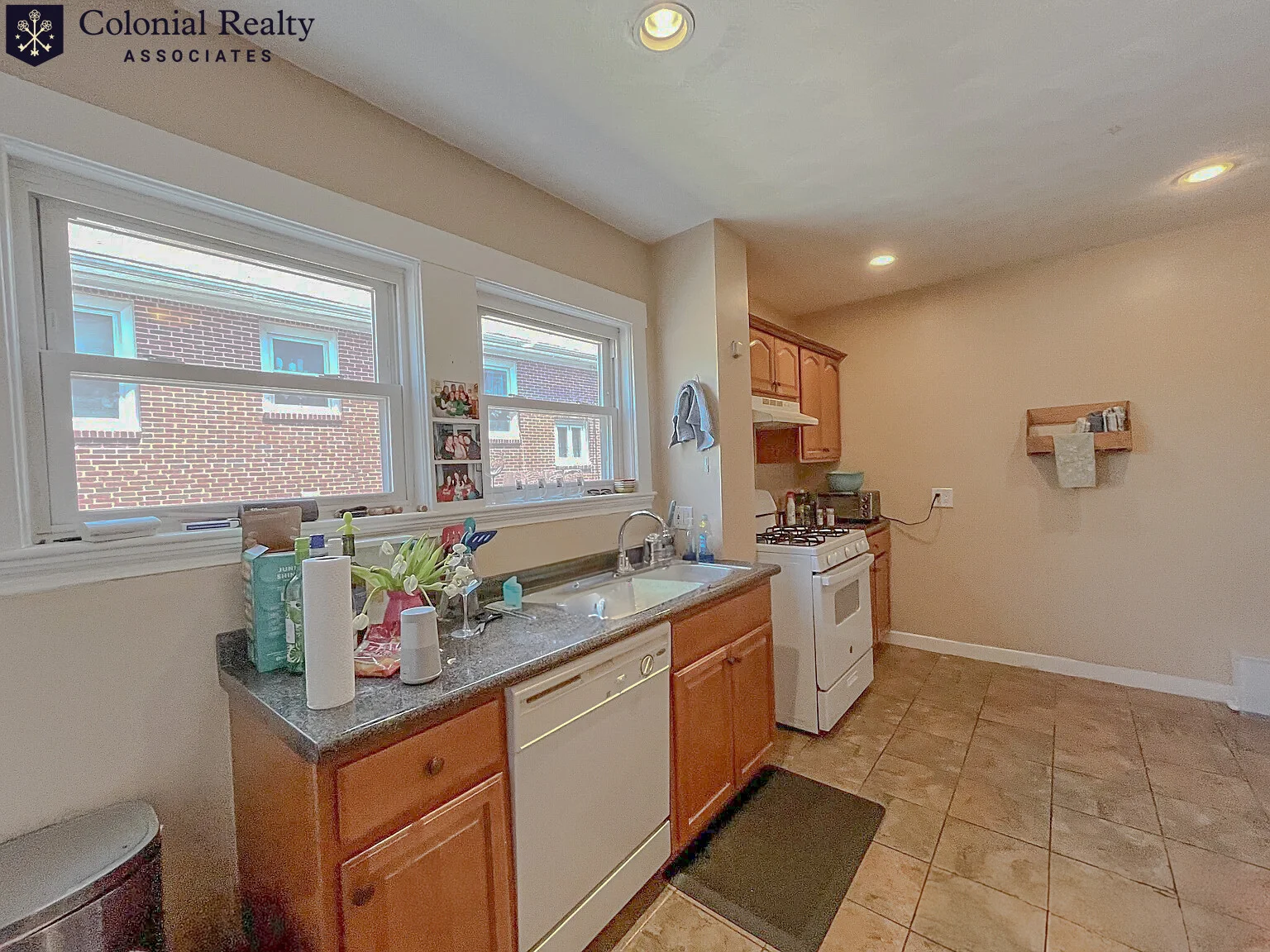 4 bed, 1 bath apartment for rent at 297 Foster St Unit 9, Brighton — photo 6 of 20