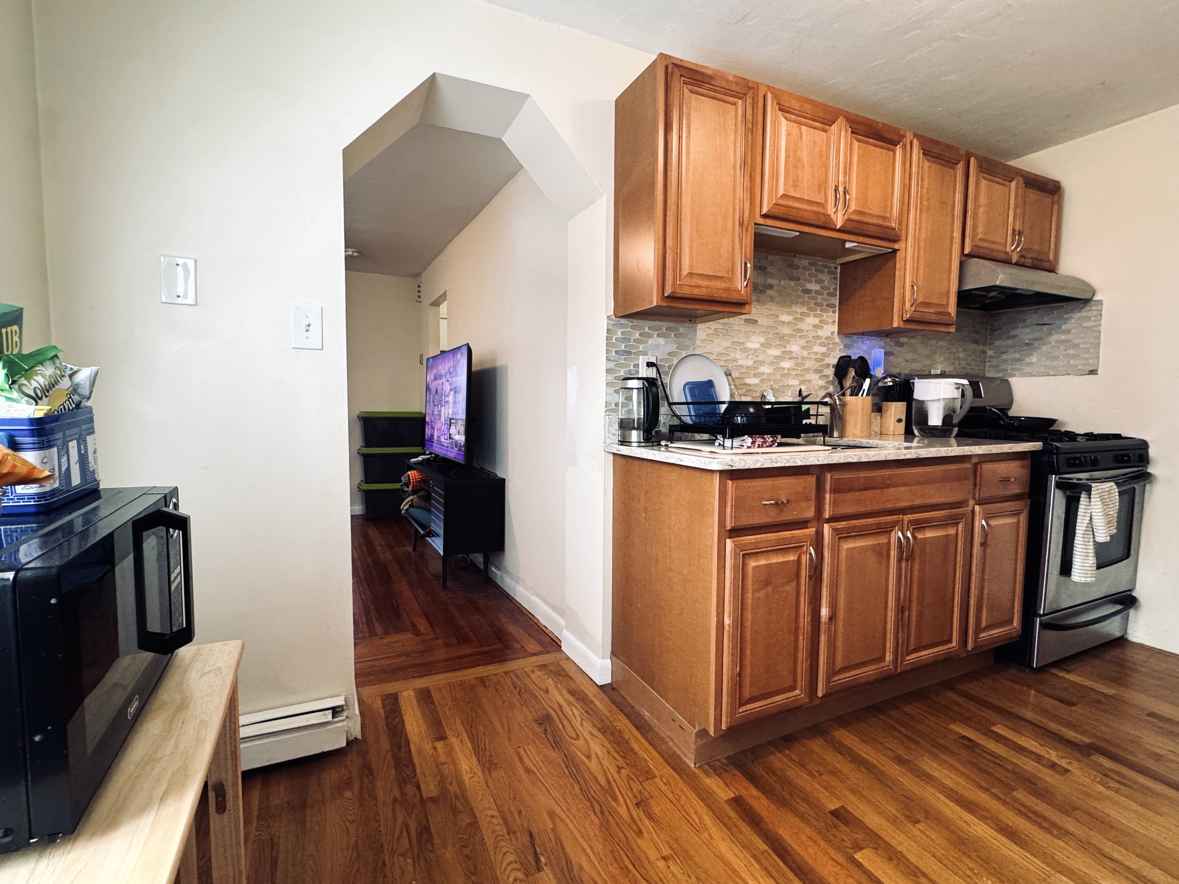 1.5 bed, 1 bath apartment for rent at 297 Meridian St Unit 2, Eagle Hill — photo 3 of 9