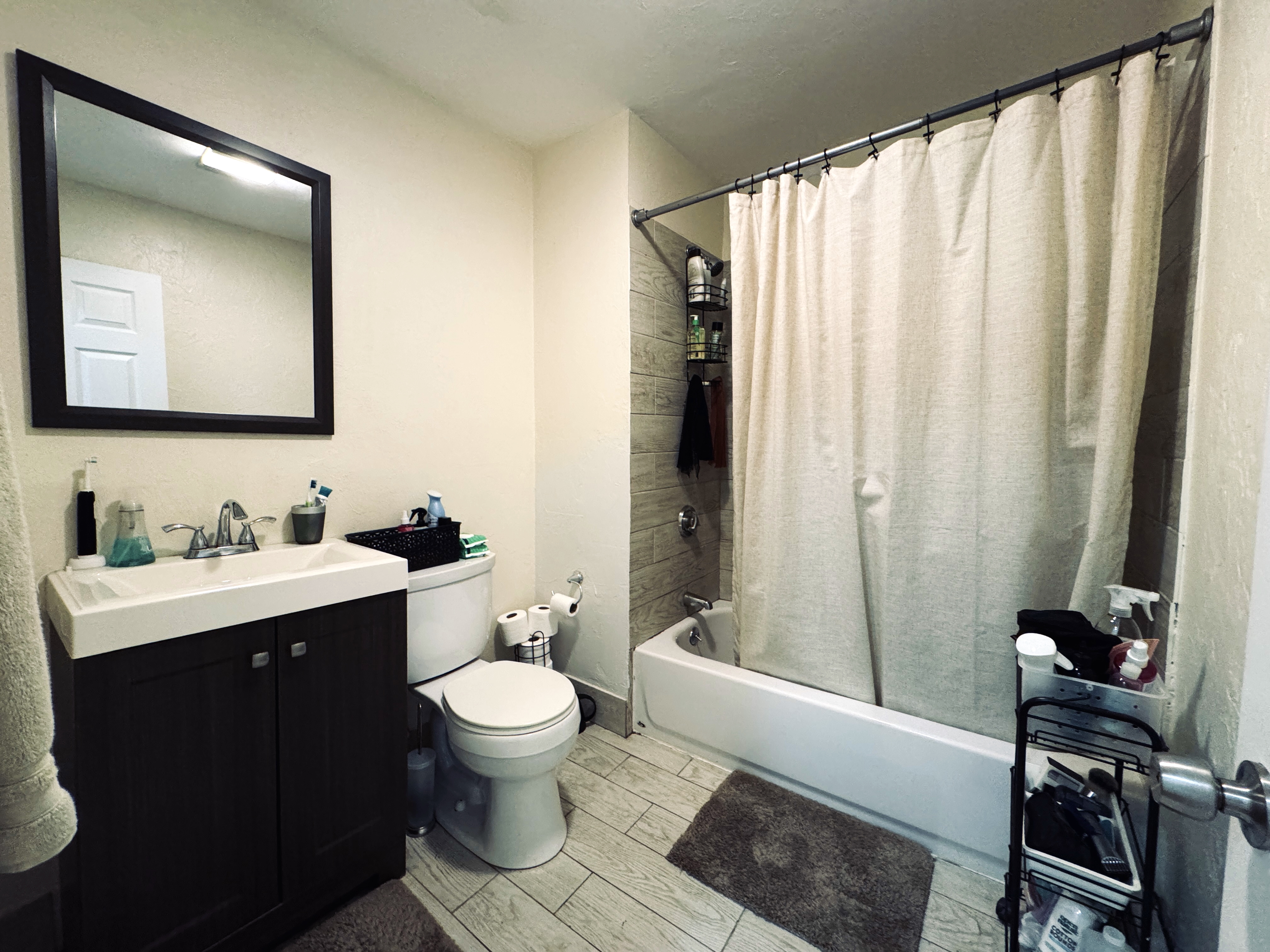 1.5 bed, 1 bath apartment for rent at 297 Meridian St Unit 2, Eagle Hill — photo 5 of 9