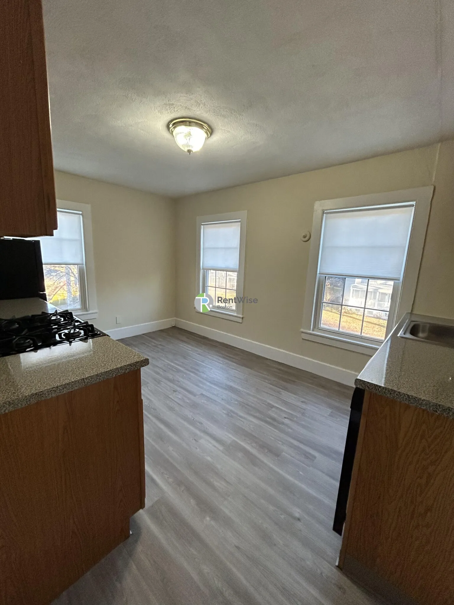 1 bed, 1 bath apartment for rent at 297 Nahant Rd Unit 10 Ht & Hw Incl, Nahant — photo 6 of 12