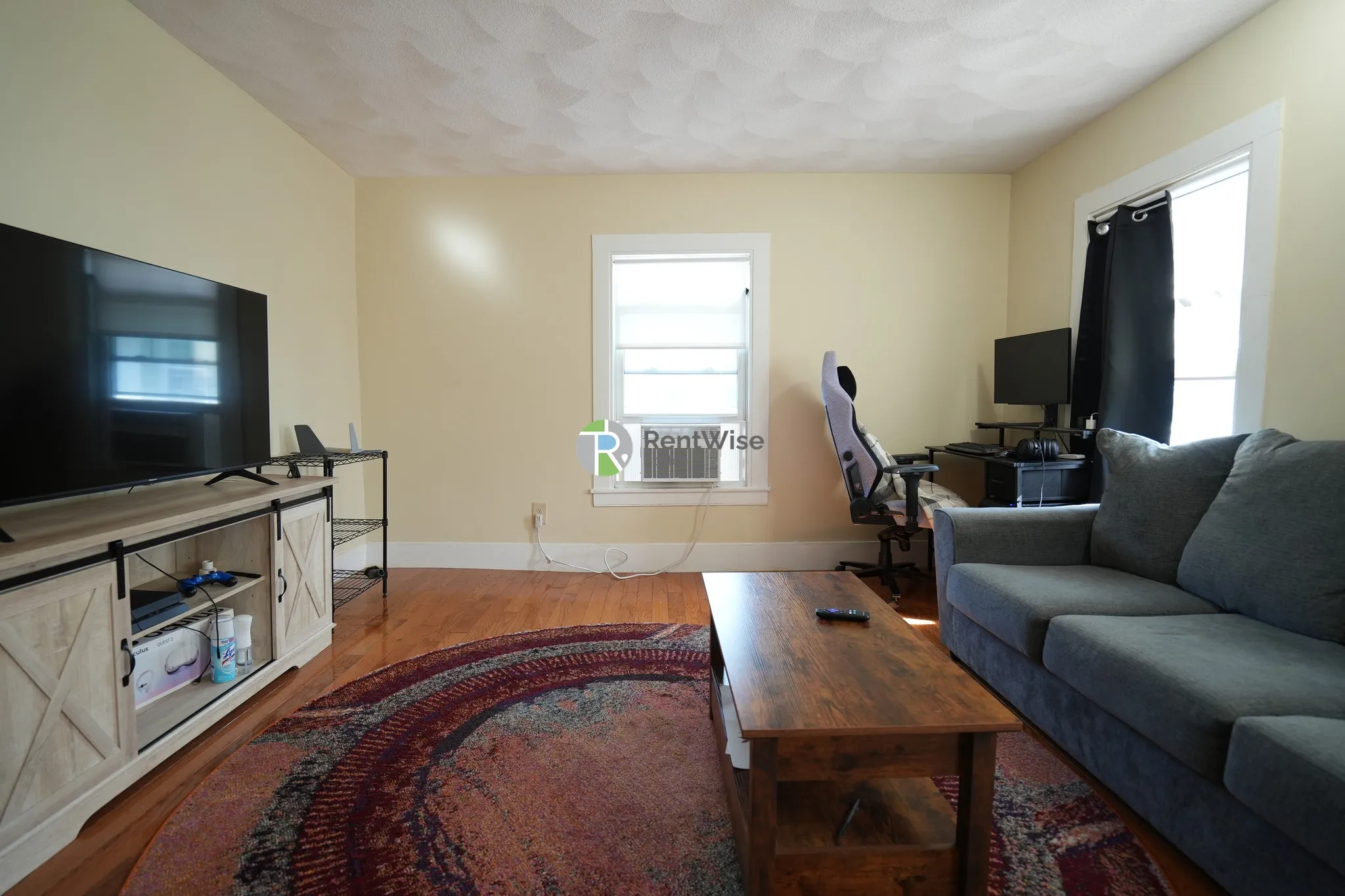 1 bed, 1 bath apartment for rent at 297 Nahant Rd Unit 9, Nahant — photo 2 of 18
