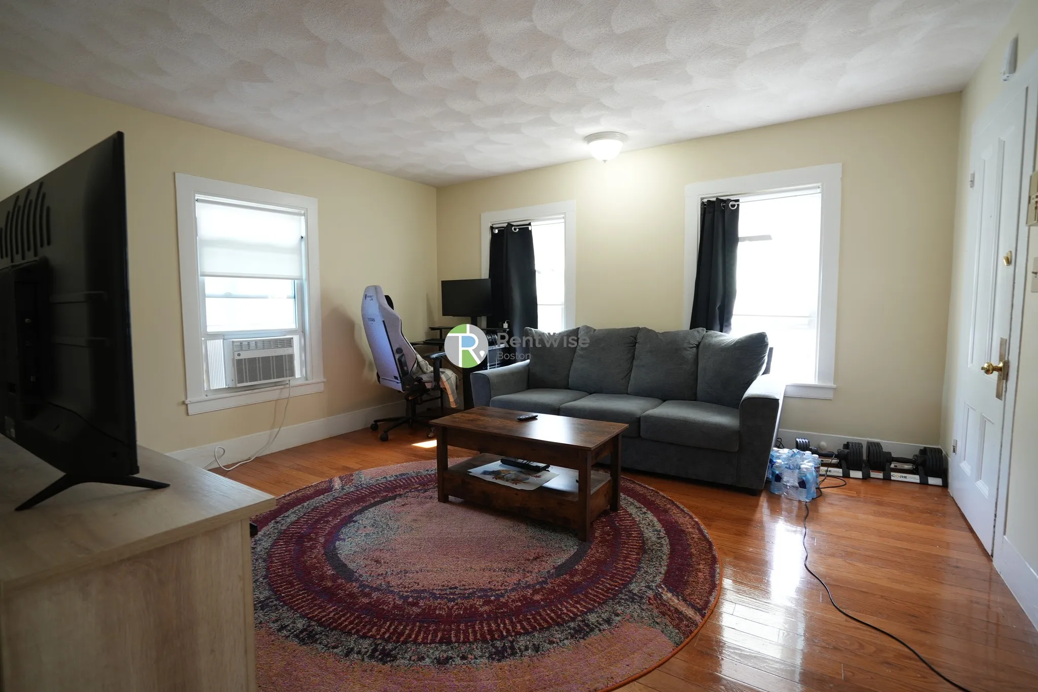 1 bed, 1 bath apartment for rent at 297 Nahant Rd Unit 9, Nahant — photo 1 of 18