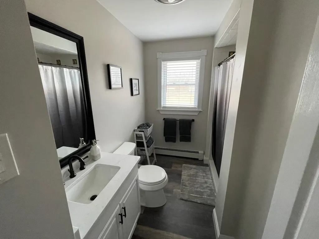 4 bed, 2 bath apartment for rent at 297 Swansom Rd, Swansea — photo 10 of 13