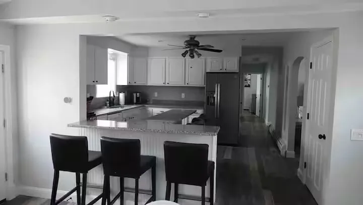 4 bed, 2 bath apartment for rent at 297 Swansom Rd, Swansea — photo 6 of 13