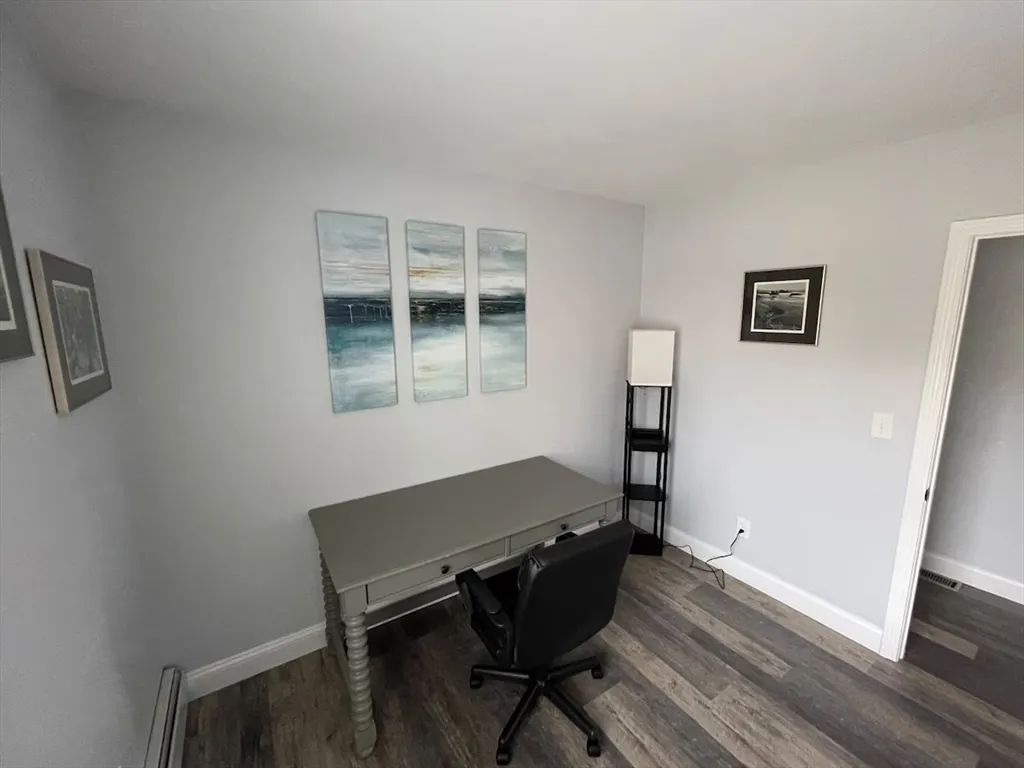 4 bed, 2 bath apartment for rent at 297 Swansom Rd, Swansea — photo 11 of 13