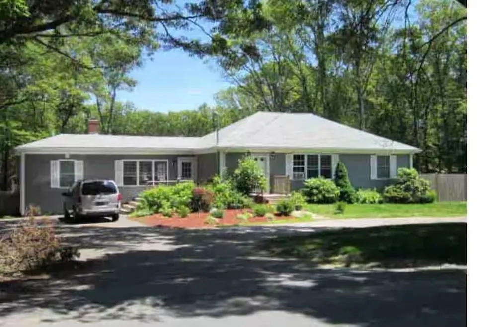 4 bed, 2 bath apartment for rent at 297 Swansom Rd, Swansea — photo 1 of 13