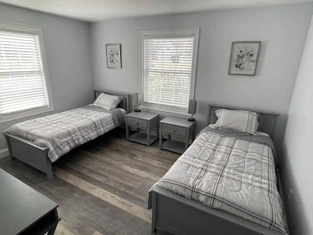 4 bed, 2 bath apartment for rent at 297 Swansom Rd, Swansea — photo 9 of 13