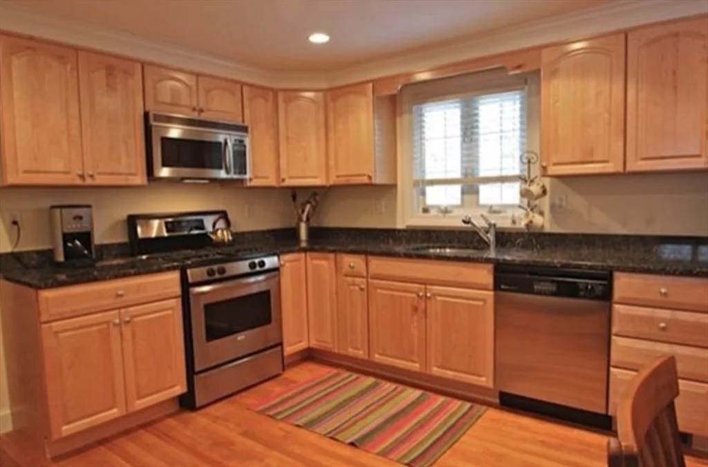 3 bed, 2 bath apartment for rent at 297 Weston Rd, Wellesley — photo 2 of 9