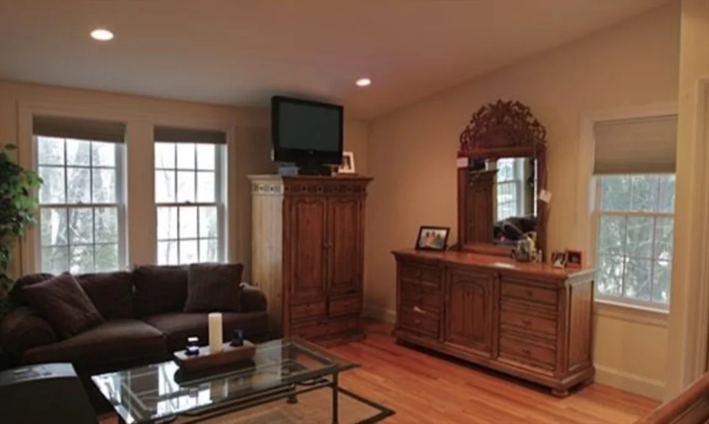 3 bed, 2 bath apartment for rent at 297 Weston Rd, Wellesley — photo 6 of 9