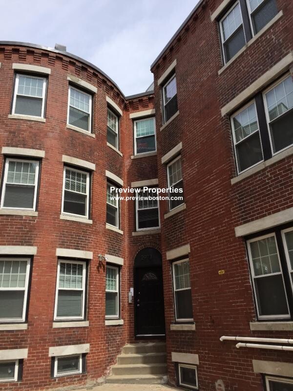 2 bed, 1 bath apartment for rent at 2971 Washington St Unit AP, Roxbury — photo 4 of 5