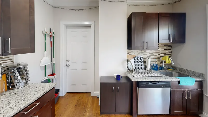 2 bed, 1 bath apartment for rent at 2973 Washington St Unit 2, Roxbury — photo 2 of 8