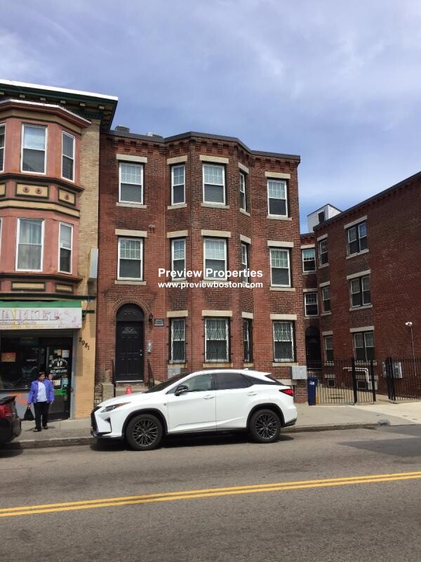 3 bed, 2 bath apartment for rent at 2975 Washington St Unit 2P, Roxbury — photo 9 of 10