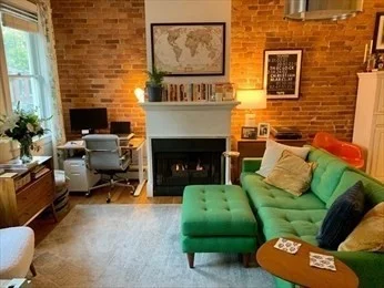 2 bed, 2 bath apartment for rent at 298-298A Bunker Hill St Unit 1, Charlestown — photo 3 of 12