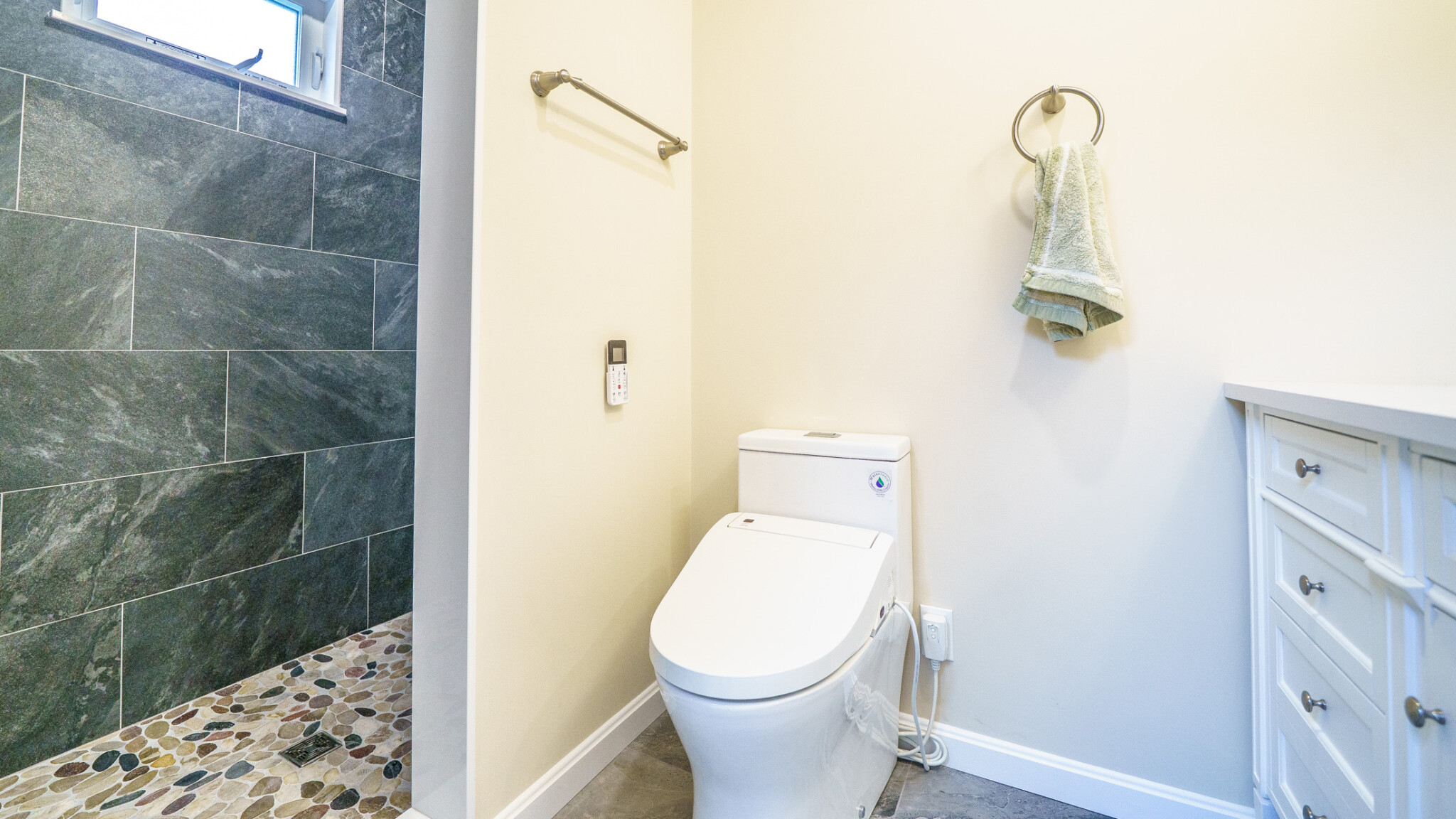 3 bed, 2.5 bath apartment for rent at 298 Adams St Unit 298, Nonantum — photo 22 of 28