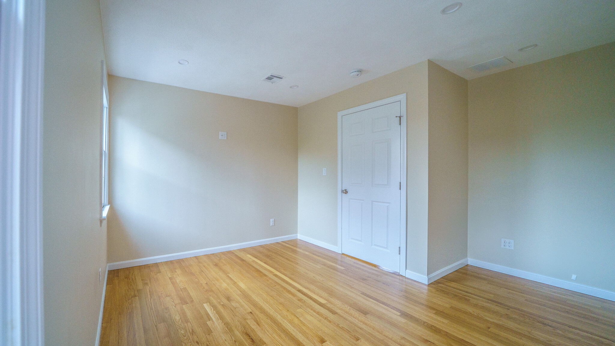 3 bed, 2.5 bath apartment for rent at 298 Adams St Unit 298, Nonantum — photo 27 of 28