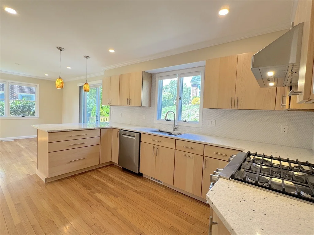 3 bed, 2 bath apartment for rent at 298 Adams St Unit -, Newton Corner — photo 5 of 26