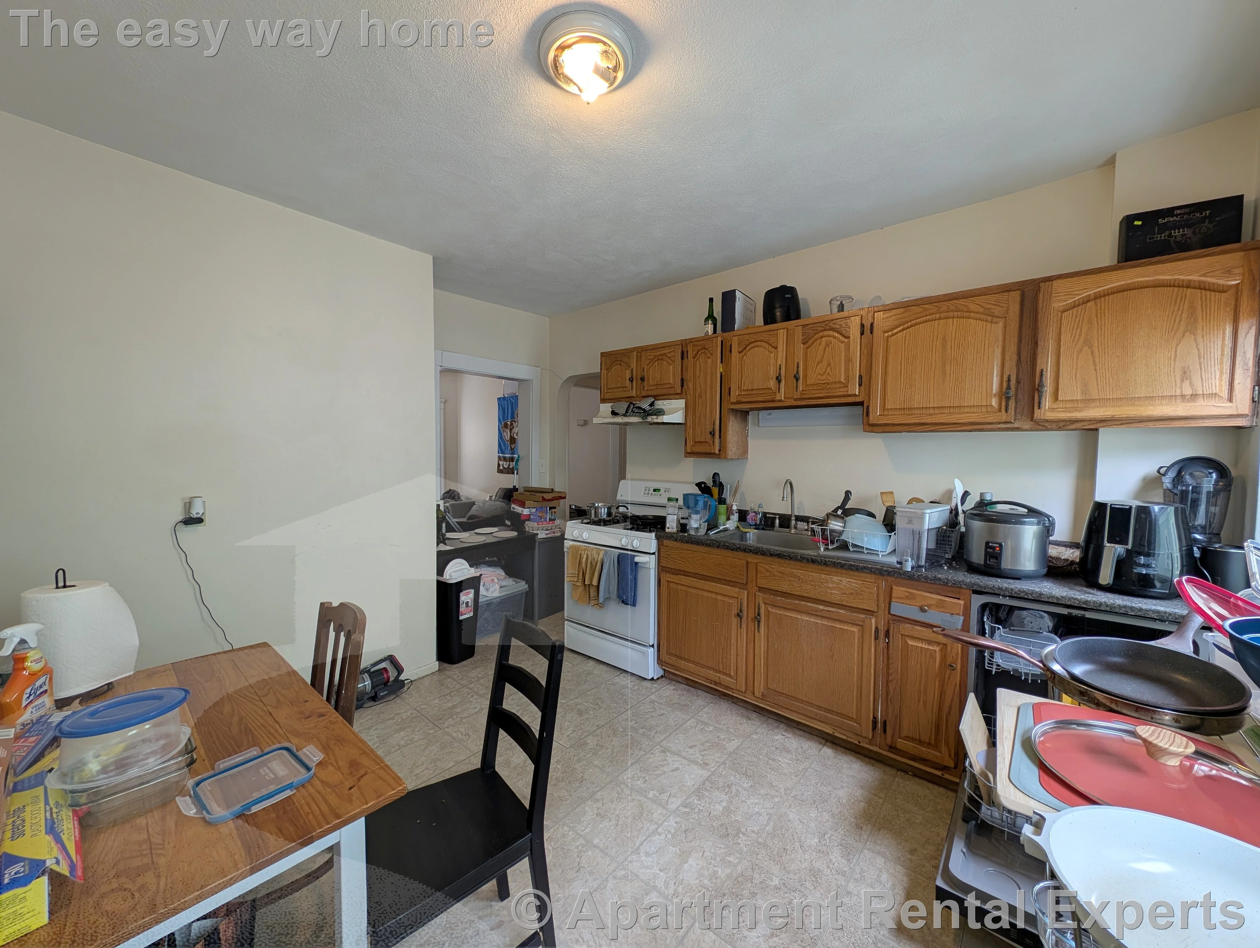 4 bed, 1 bath apartment for rent at 298 Boston Ave Unit 2, Tufts — photo 3 of 20