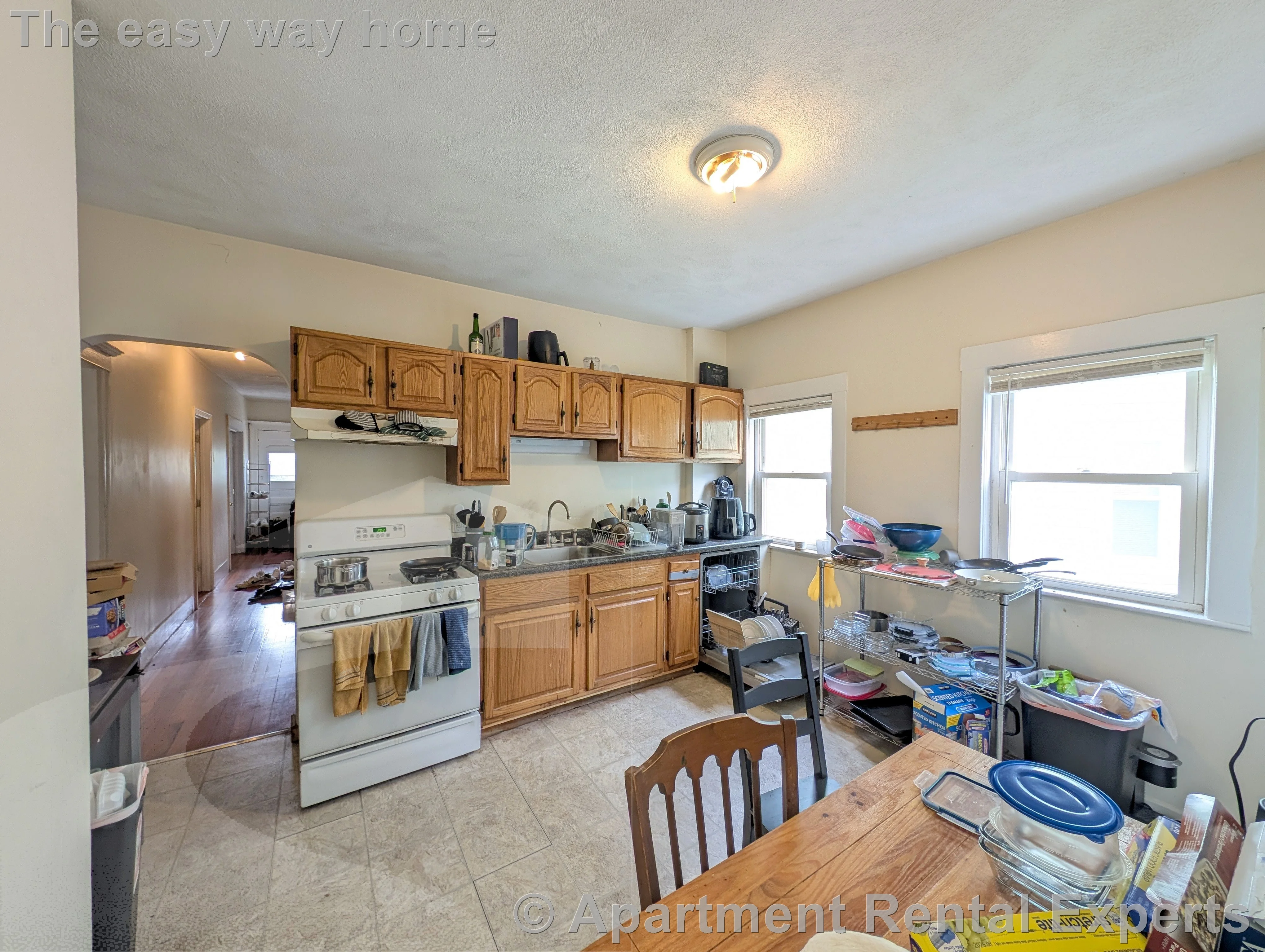 4 bed, 1 bath apartment for rent at 298 Boston Ave Unit 2, Tufts