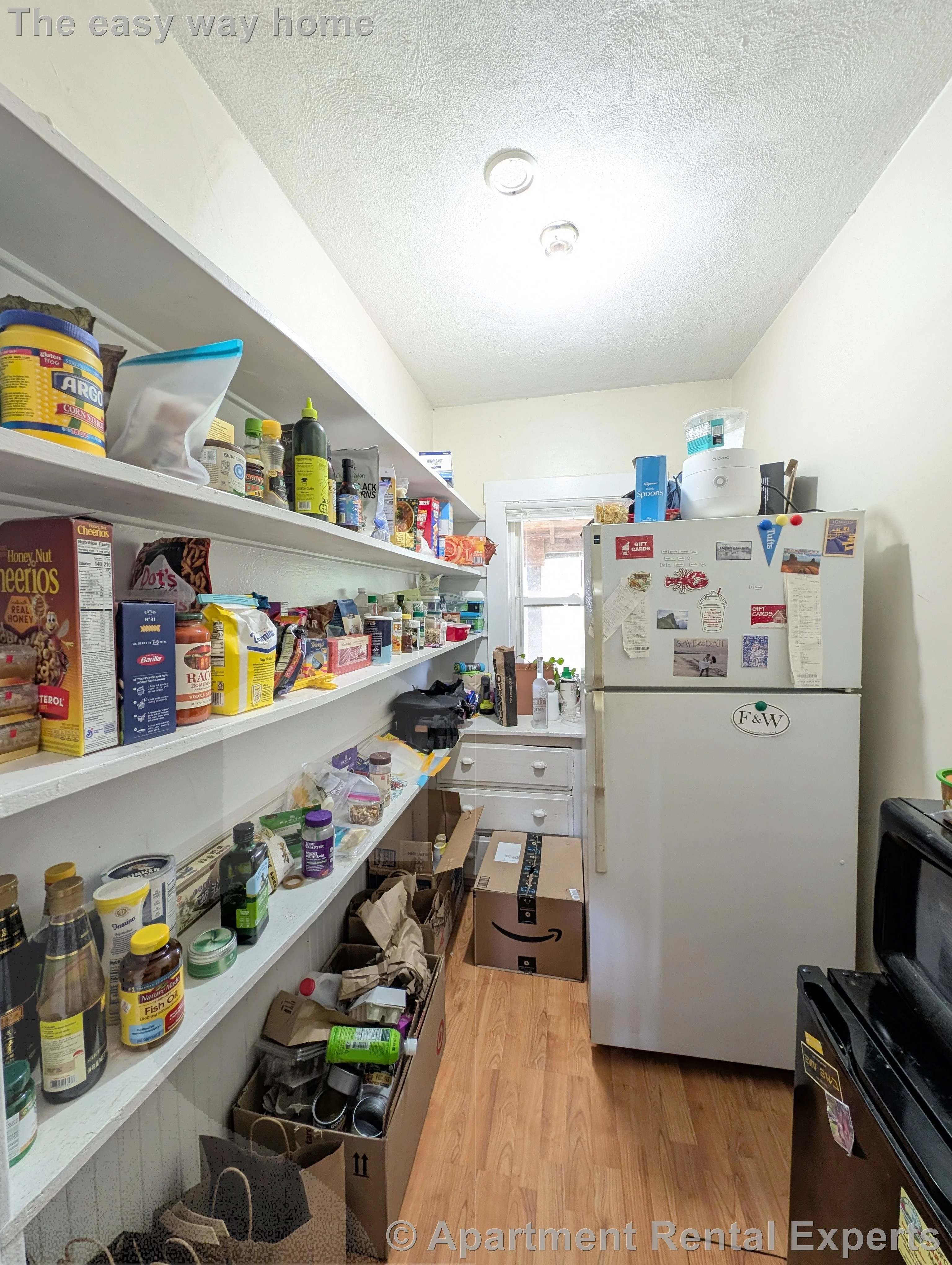 4 bed, 1 bath apartment for rent at 298 Boston Ave Unit 3, Tufts — photo 3 of 17