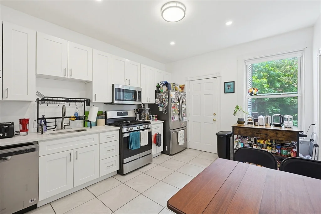 4 bed, 1 bath apartment for rent at 298 Brookline St Unit 2, Cambridgeport — photo 5 of 13