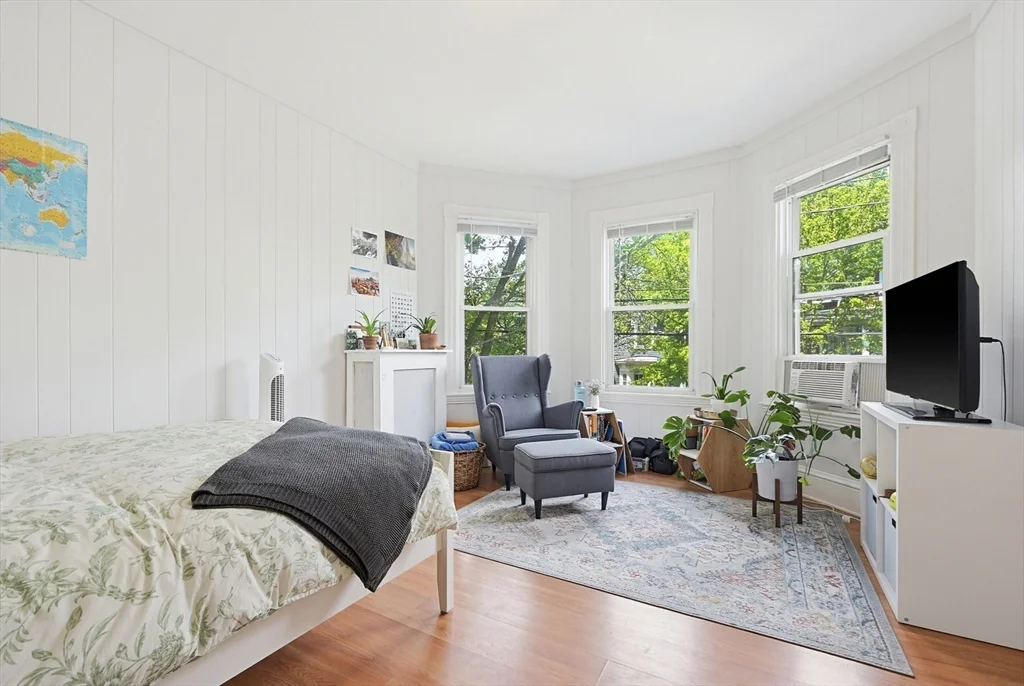 4 bed, 1 bath apartment for rent at 298 Brookline St Unit 2, Cambridgeport — photo 1 of 13