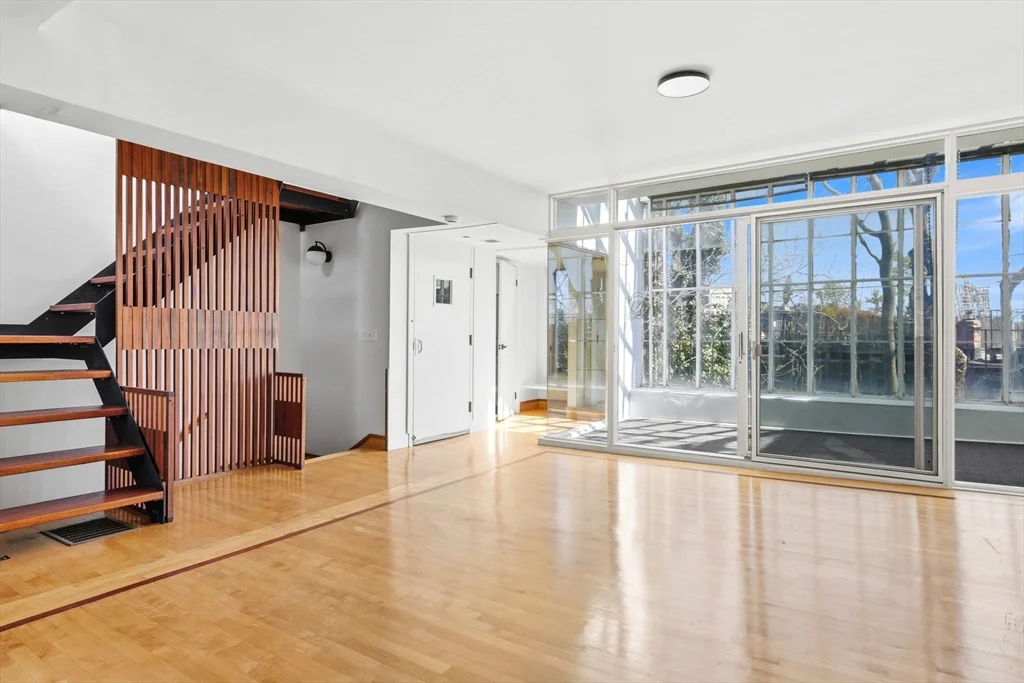 3 bed, 1 bath apartment for rent at 298 Columbus Ave Unit 4, Back Bay — photo 1 of 26