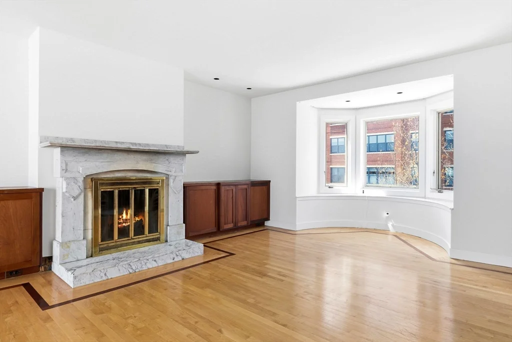 3 bed, 1 bath apartment for rent at 298 Columbus Ave Unit 4, Back Bay — photo 4 of 26