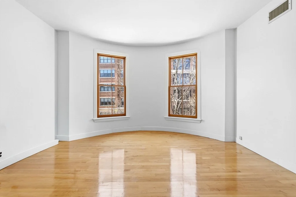 3 bed, 1 bath apartment for rent at 298 Columbus Ave Unit 4, Back Bay — photo 10 of 26