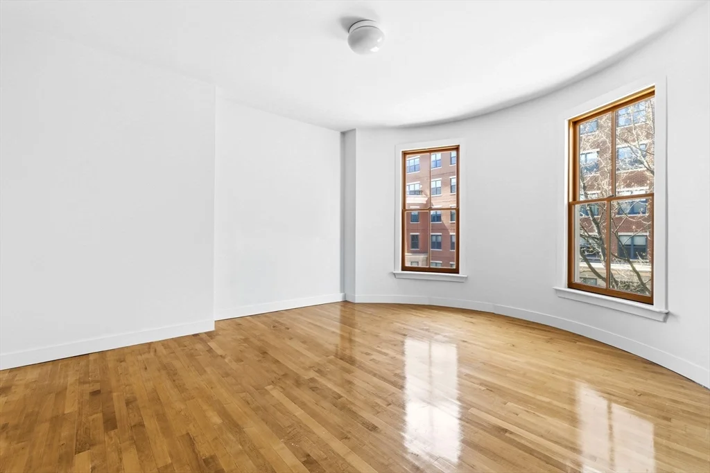 3 bed, 1 bath apartment for rent at 298 Columbus Ave Unit 4, Back Bay — photo 9 of 26