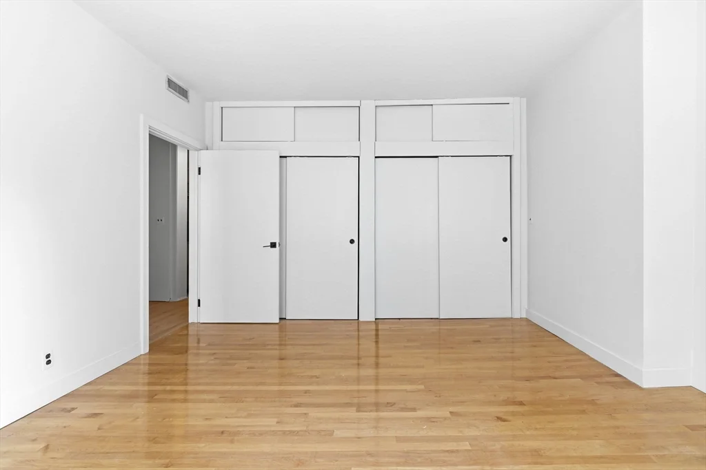 3 bed, 1 bath apartment for rent at 298 Columbus Ave Unit 4, Back Bay — photo 11 of 26