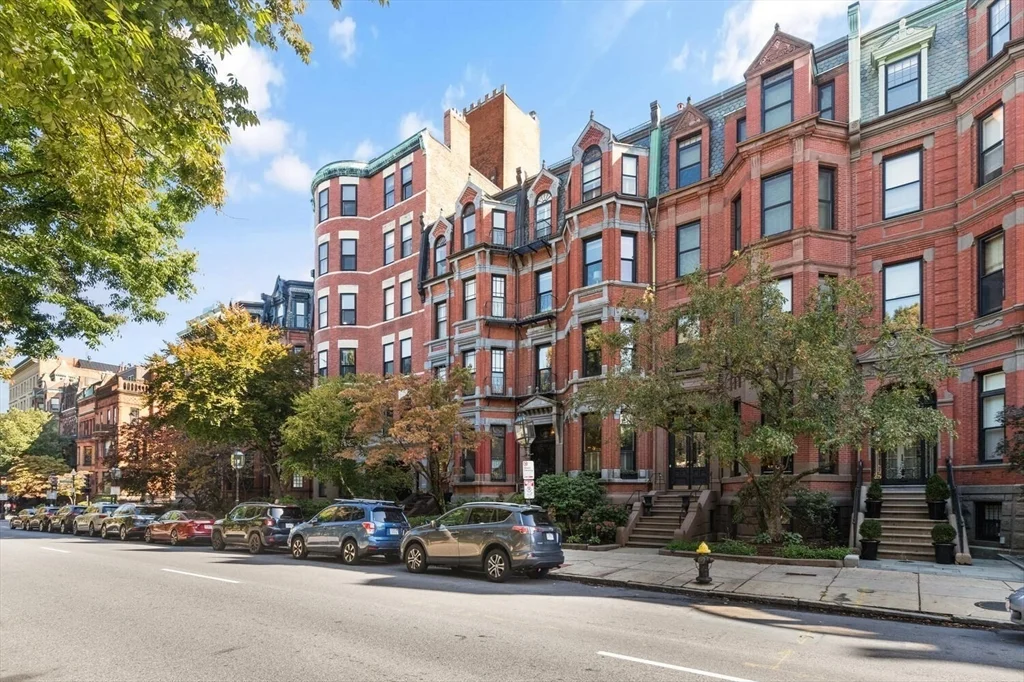 1 bed, 1 bath apartment for rent at 298 Commonwealth Ave Unit 201, Back Bay — photo 8 of 9