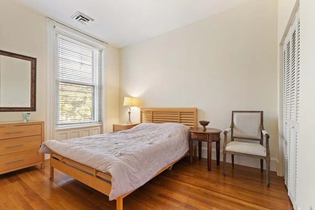 1 bed, 1 bath apartment for rent at 298 Commonwealth Ave Unit 201, Back Bay — photo 4 of 9