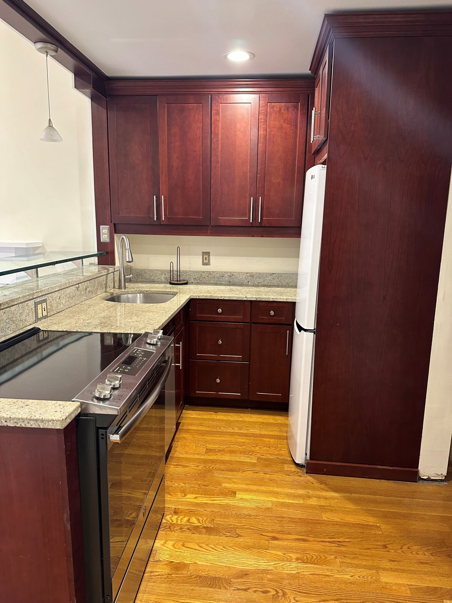 3 bed, 2 bath apartment for rent at 298 Commonwealth Ave Unit Ph/302, Back Bay — photo 2 of 15