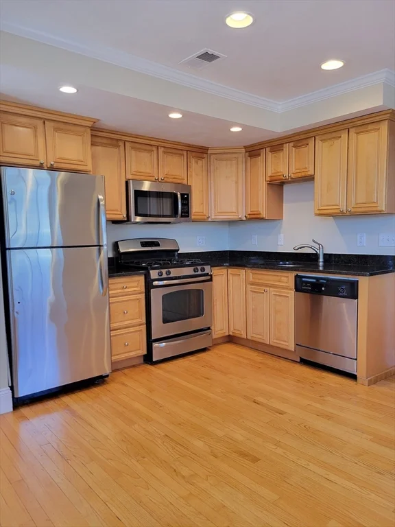 2 bed, 2 bath apartment for rent at 298 K St Unit 3, South Boston