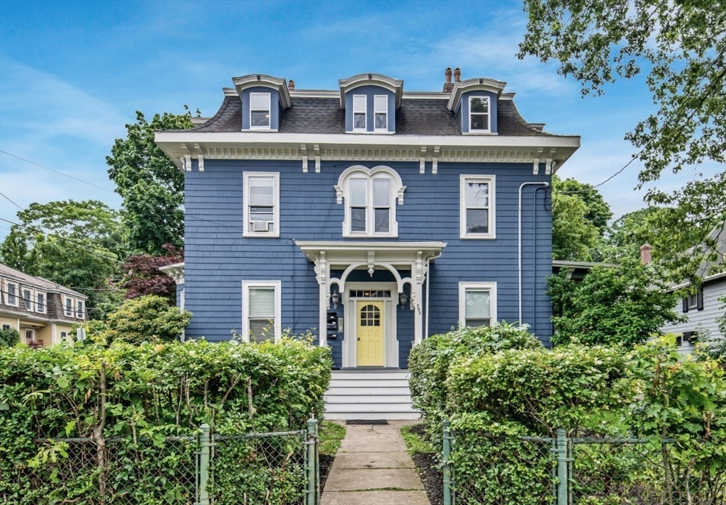 2 bed, 1 bath apartment for rent at 298 Lamartine St Unit 2, Jamaica Plain