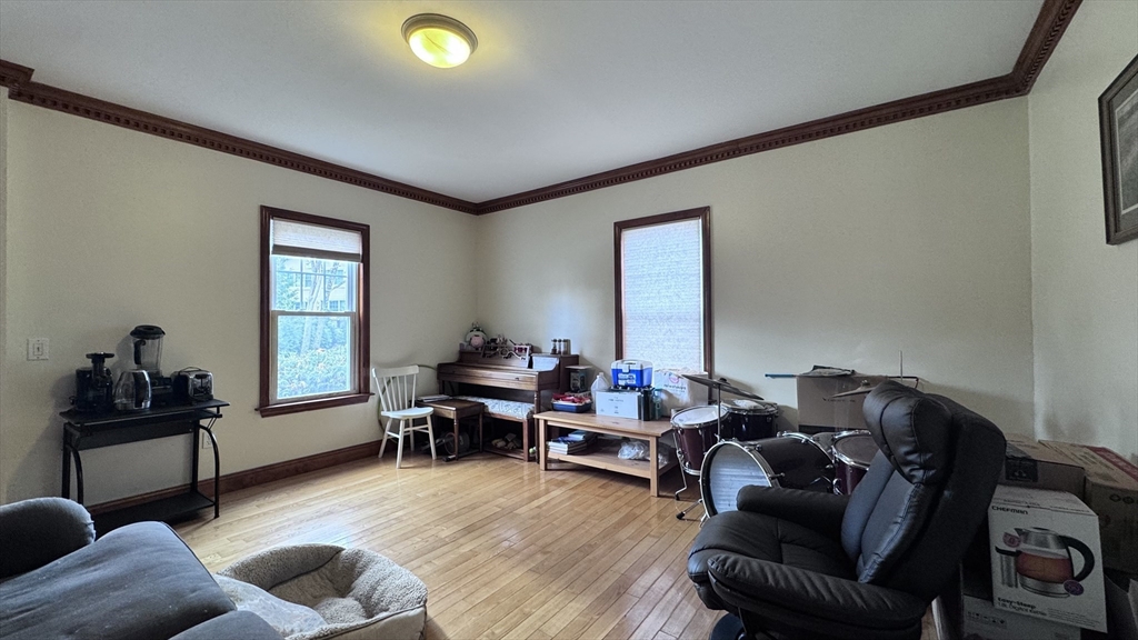 4 bed, 3 bath apartment for rent at 298 Langley Rd, Newton — photo 4 of 22