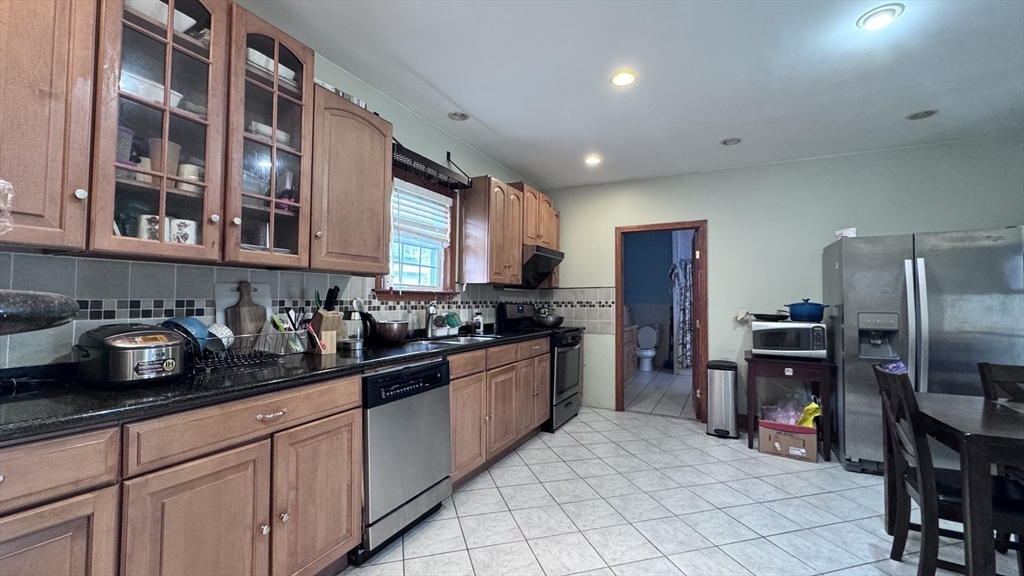 4 bed, 3 bath apartment for rent at 298 Langley Rd, Newton — photo 5 of 22