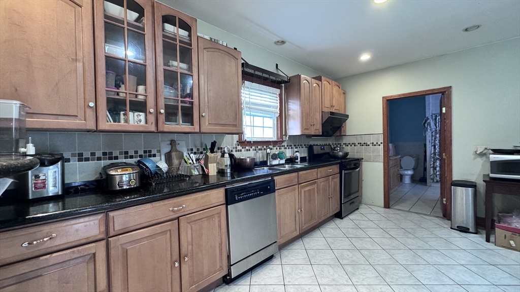 4 bed, 3 bath apartment for rent at 298 Langley Rd, Newton — photo 6 of 22