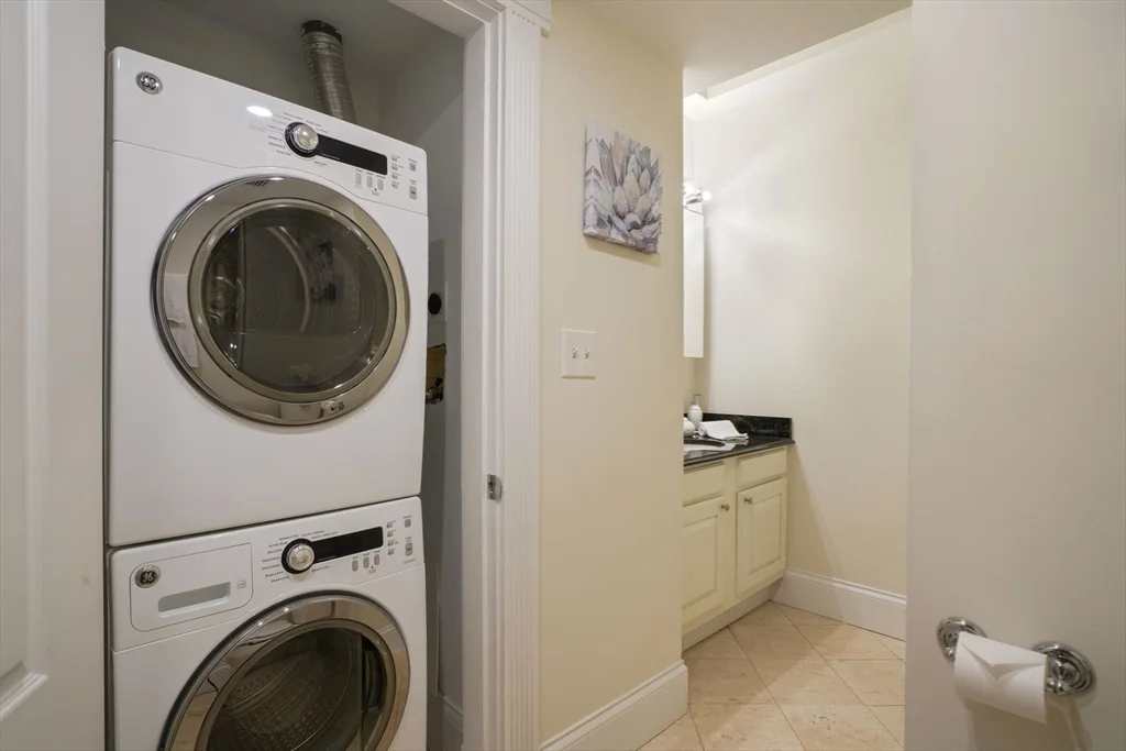 2 bed, 2 bath apartment for rent at 298 Marlborough Unit 1, Back Bay — photo 18 of 24