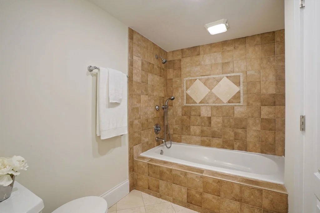 2 bed, 2 bath apartment for rent at 298 Marlborough Unit 1, Back Bay — photo 17 of 24