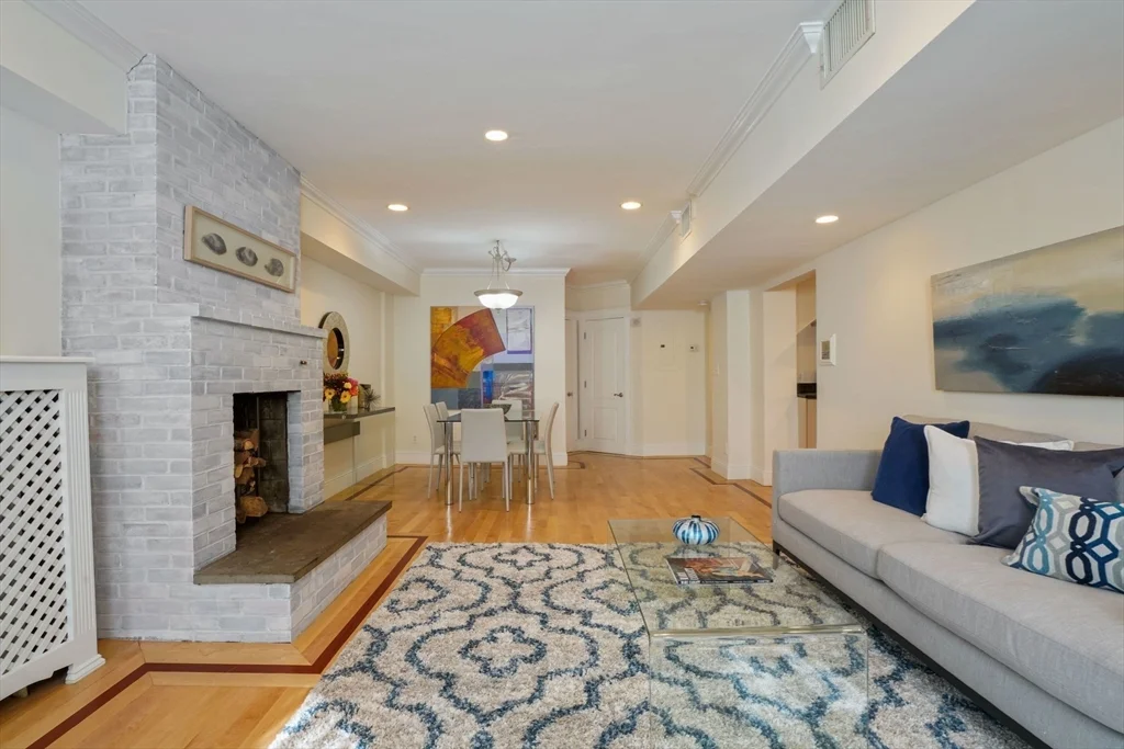 2 bed, 2 bath apartment for rent at 298 Marlborough Unit 1, Back Bay — photo 4 of 24