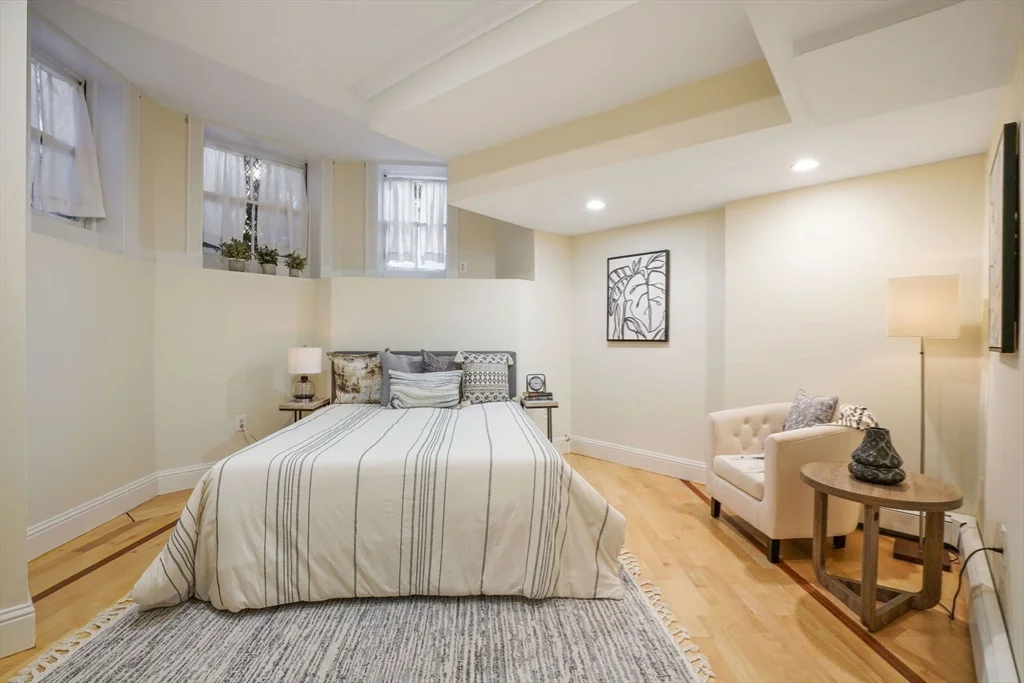 2 bed, 2 bath apartment for rent at 298 Marlborough Unit 1, Back Bay — photo 9 of 24