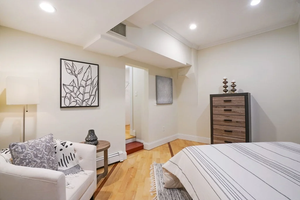 2 bed, 2 bath apartment for rent at 298 Marlborough Unit 1, Back Bay — photo 10 of 24